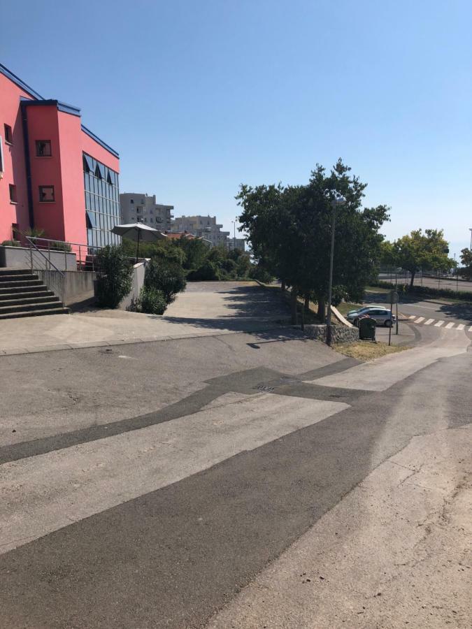 Hostel Ceska Beseda Rijeka Exteriör bild